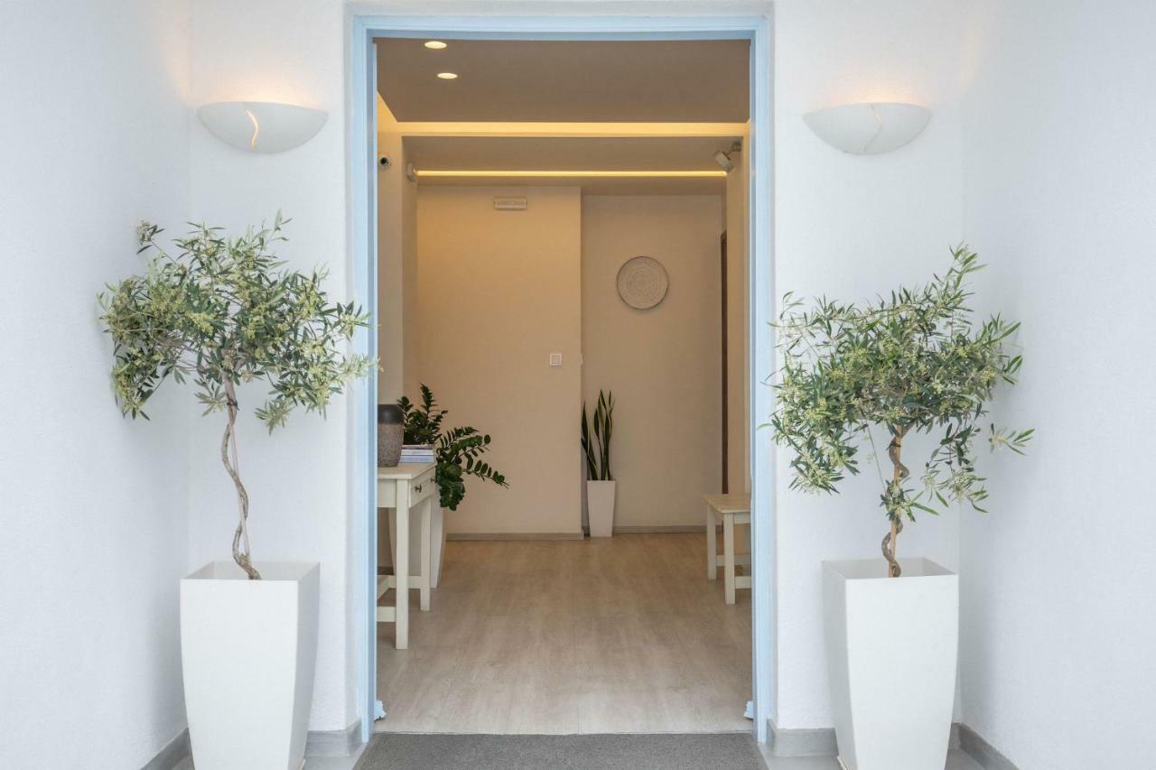 Light Blue Window Kamari Apartment Bagian luar foto