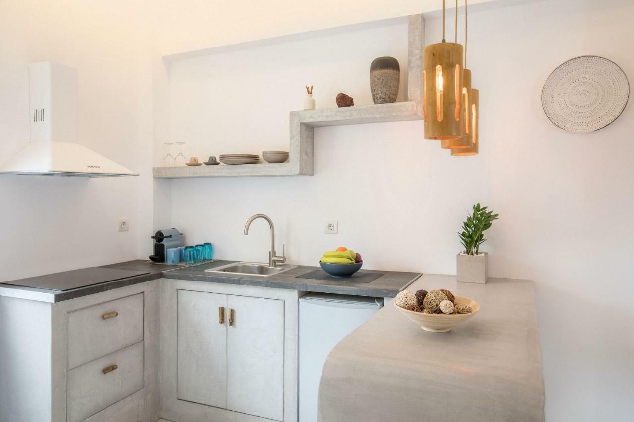 Light Blue Window Kamari Apartment Bagian luar foto