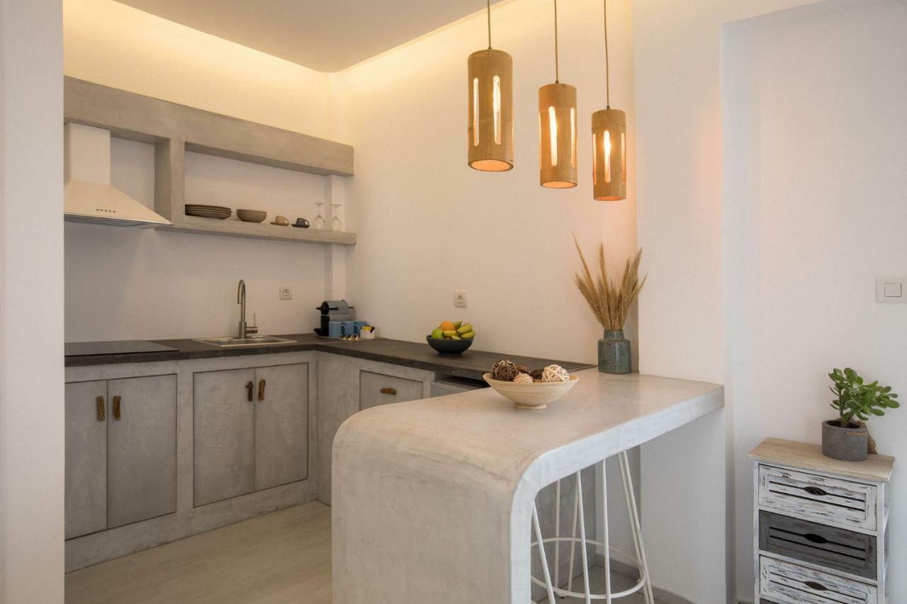 Light Blue Window Kamari Apartment Bagian luar foto