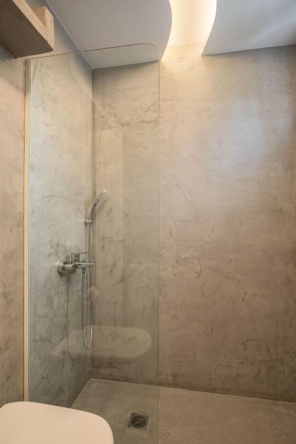 Light Blue Window Kamari Apartment Bagian luar foto