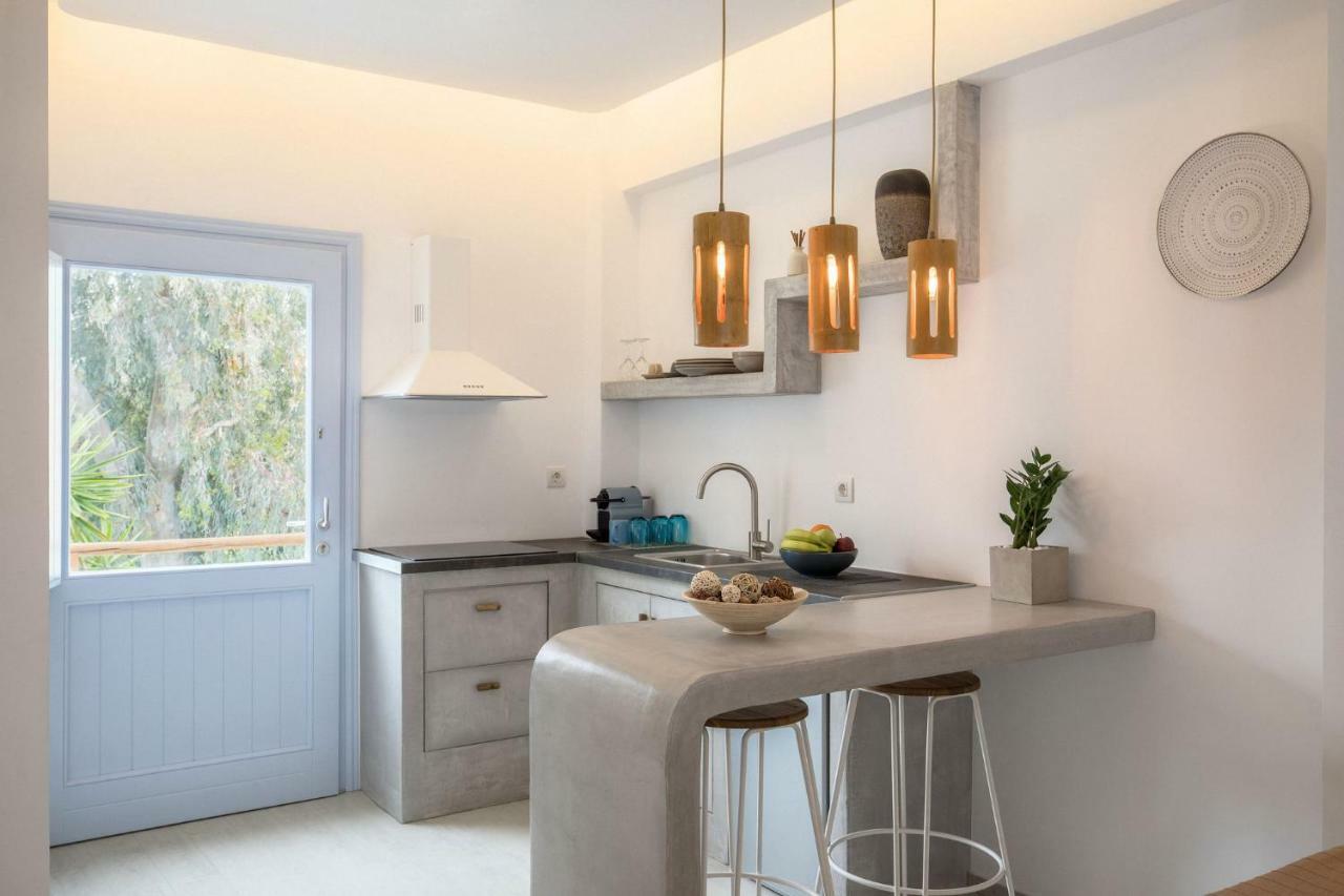 Light Blue Window Kamari Apartment Bagian luar foto