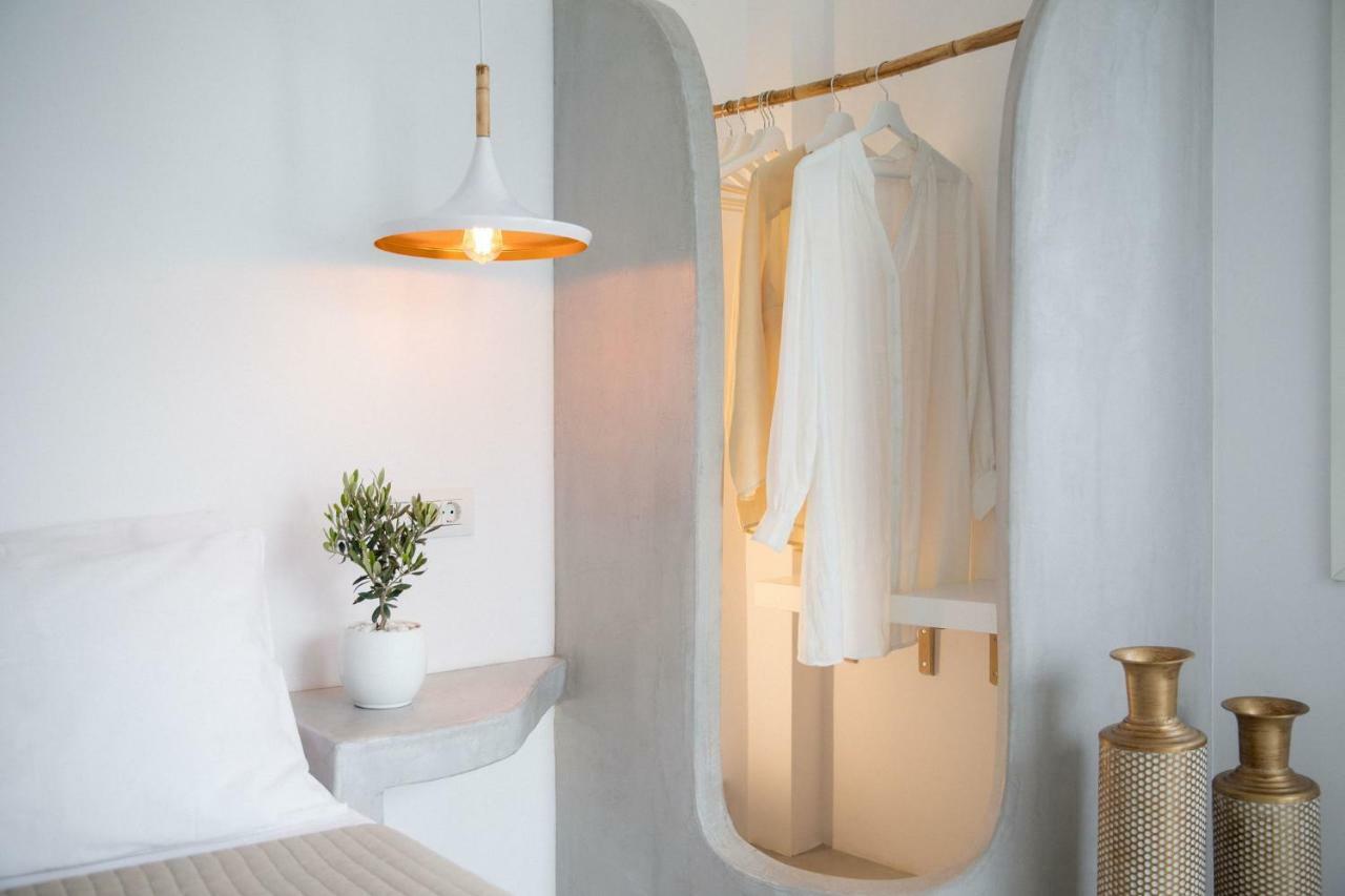 Light Blue Window Kamari Apartment Bagian luar foto